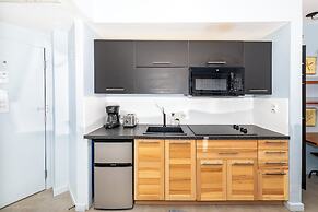 Apartments at 100 Collins