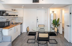 Apartments at 100 Collins