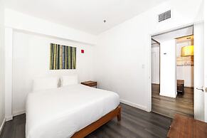 Apartments at 100 Collins