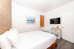 Apartments at 100 Collins