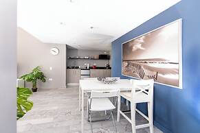 Apartments at 100 Collins