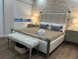 Apartments at 100 Collins