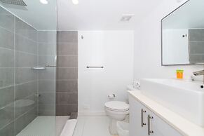 Apartments at 100 Collins