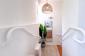 Apartments at 100 Collins