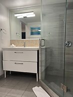 Apartments at 100 Collins