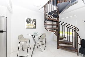 Apartments at 100 Collins