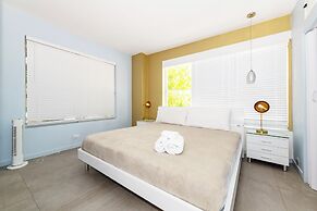 Apartments at 100 Collins