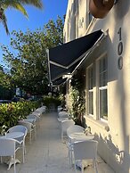 Apartments at 100 Collins