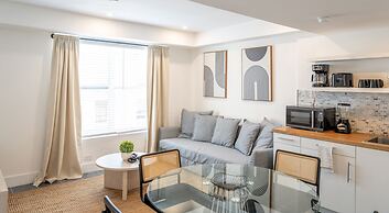 Apartments at 100 Collins