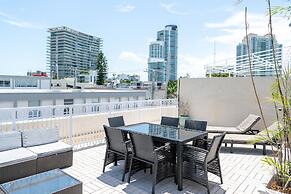 Apartments at 100 Collins