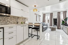 Apartments at 100 Collins