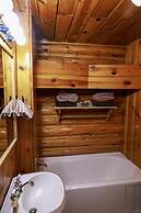 Twin Pines Lodge & Cabins