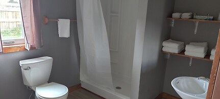 Twin Pines Lodge & Cabins