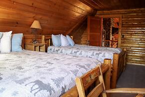 Twin Pines Lodge & Cabins