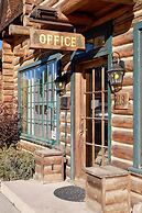 Twin Pines Lodge & Cabins