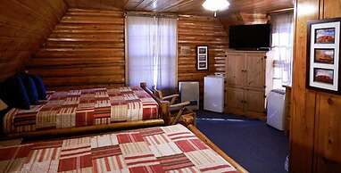 Twin Pines Lodge & Cabins