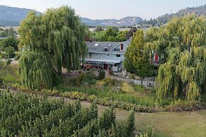 Blackbird Glen Bed and Breakfast