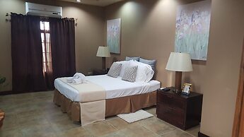 GM Suites Bed & Breakfast