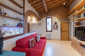 Sanzanobi Nest-hosted by Sweetstay