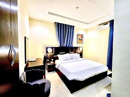 Buddiez Hotel & Resort