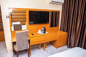 Buddiez Hotel & Resort