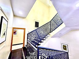 Buddiez Hotel & Resort