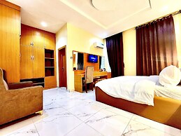 Buddiez Hotel & Resort