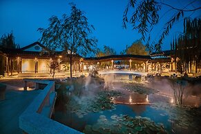 Yihe lake shore Hotspring