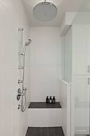 Stunning 3 Bedroom Secondary Suite N Van