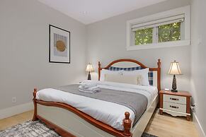 Stunning 3 Bedroom Secondary Suite N Van