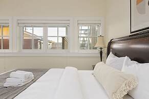 Stunning 3 Bedroom Secondary Suite N Van