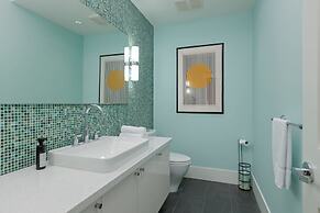 Stunning 3 Bedroom Secondary Suite N Van