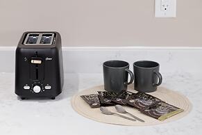 Stunning 3 Bedroom Secondary Suite N Van