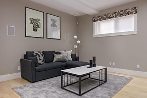 Stunning 3 Bedroom Secondary Suite N Van