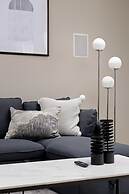 Stunning 3 Bedroom Secondary Suite N Van