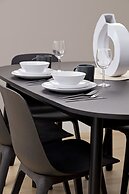 Stunning 3 Bedroom Secondary Suite N Van