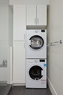 Stunning 3 Bedroom Secondary Suite N Van