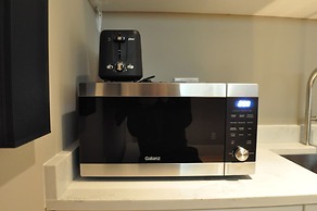 Stunning 3 Bedroom Secondary Suite N Van