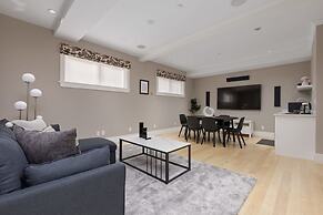 Stunning 3 Bedroom Secondary Suite N Van