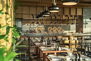 L7 WEST LAKE HANOI BY LOTTE