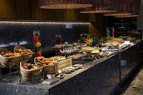 L7 WEST LAKE HANOI BY LOTTE