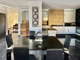 Gammarth Touristique Piscine Commune Bord de mer