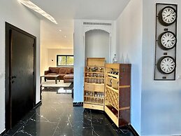 Gammarth Touristique Piscine Commune Bord de mer