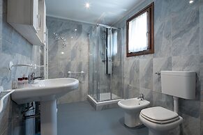 Grand Palace Apartments