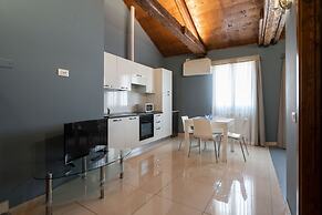 Grand Palace Apartments