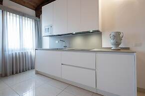 Grand Palace Apartments