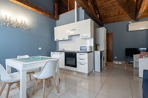 Grand Palace Apartments