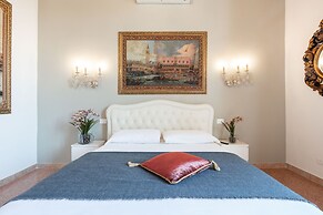 Grand Palace Apartments