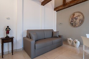 Grand Palace Apartments