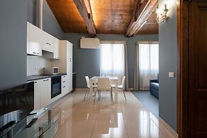 Grand Palace Apartments